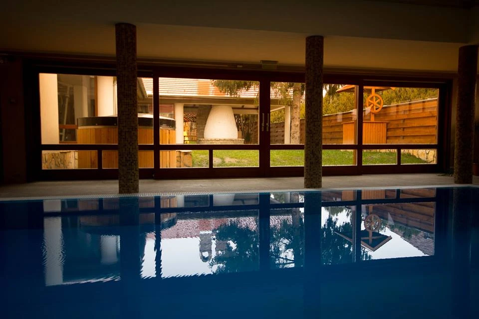 Pincelakat Borház és Szálloda - image description