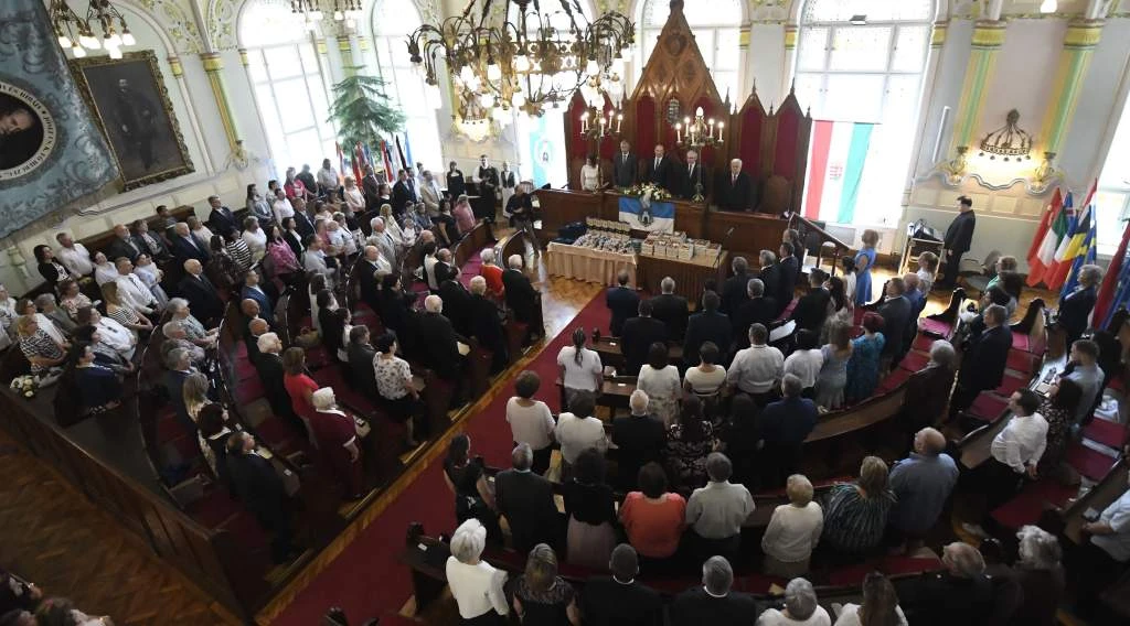 Kiskunfélegyházán várják az ajánlásokat a kitüntető díjakra - image description