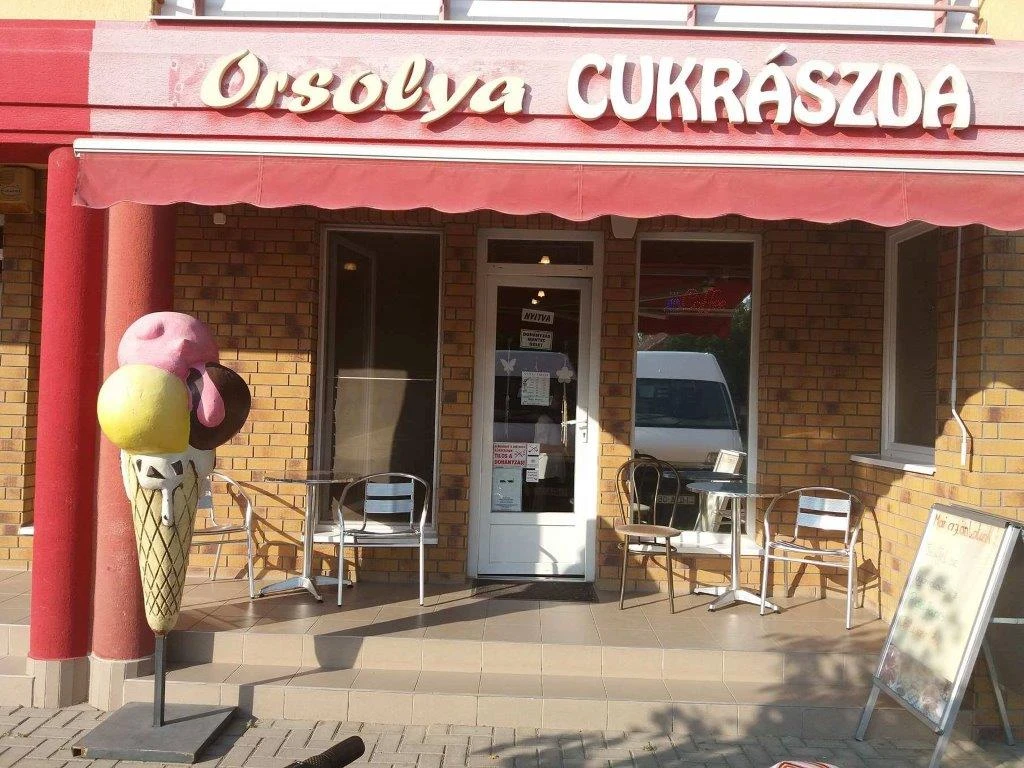 Orsolya Cukrászda - image description