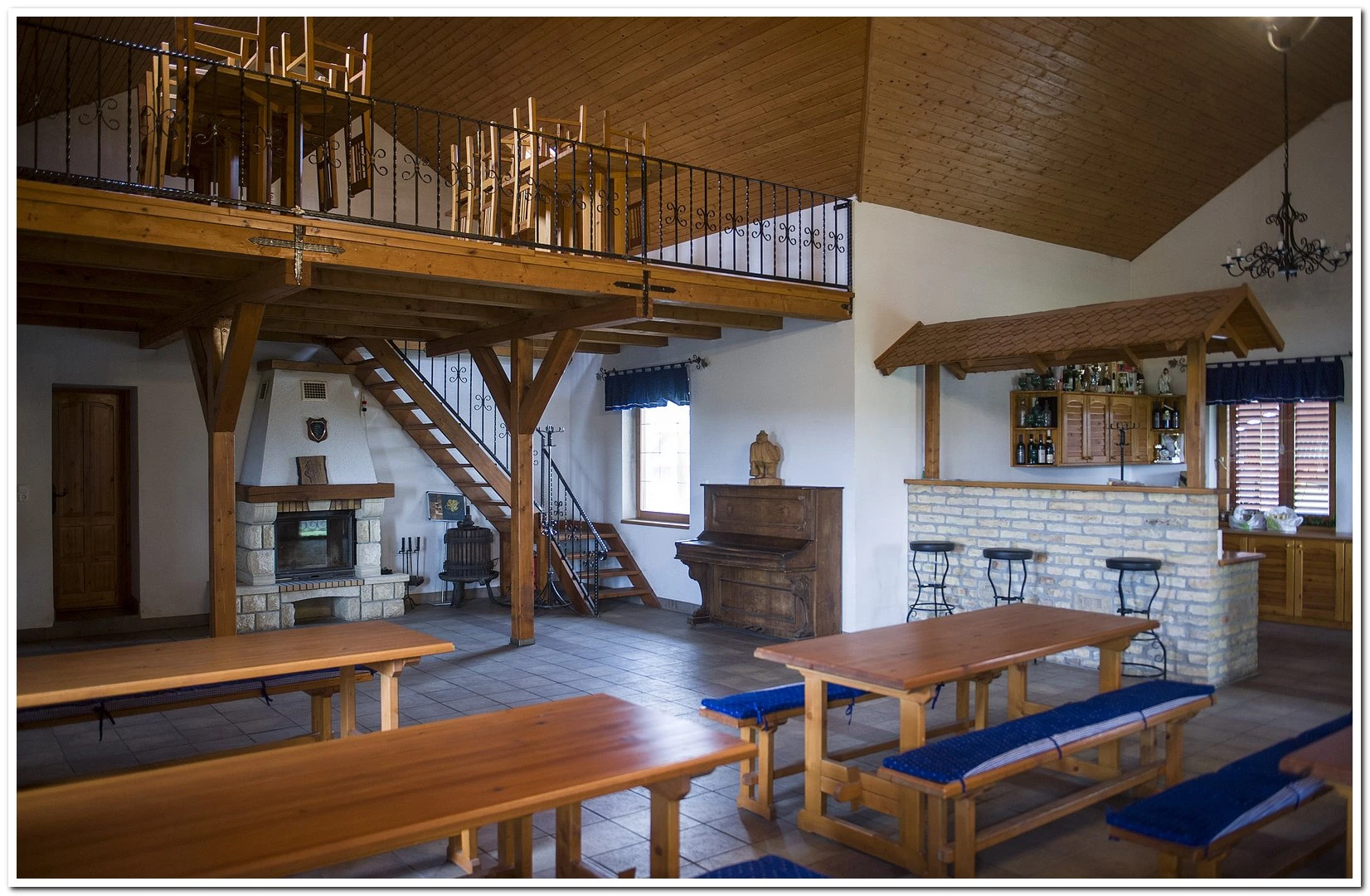 Akker-Pince - image description