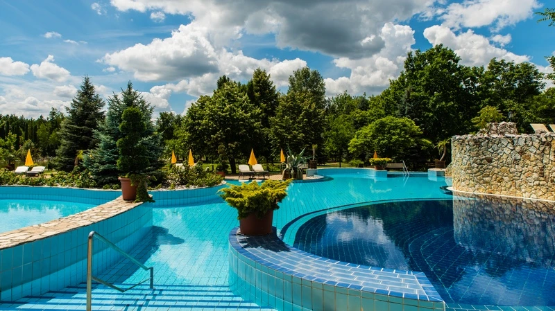 Aranykor Wellness és Termálfürdő Ballószög - image description