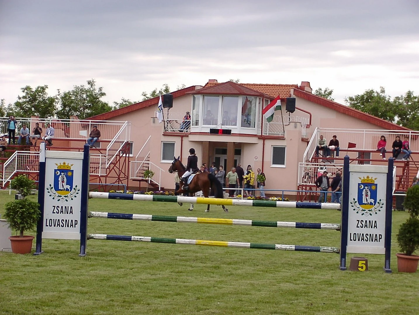 Díjugrató Lóverseny - image description