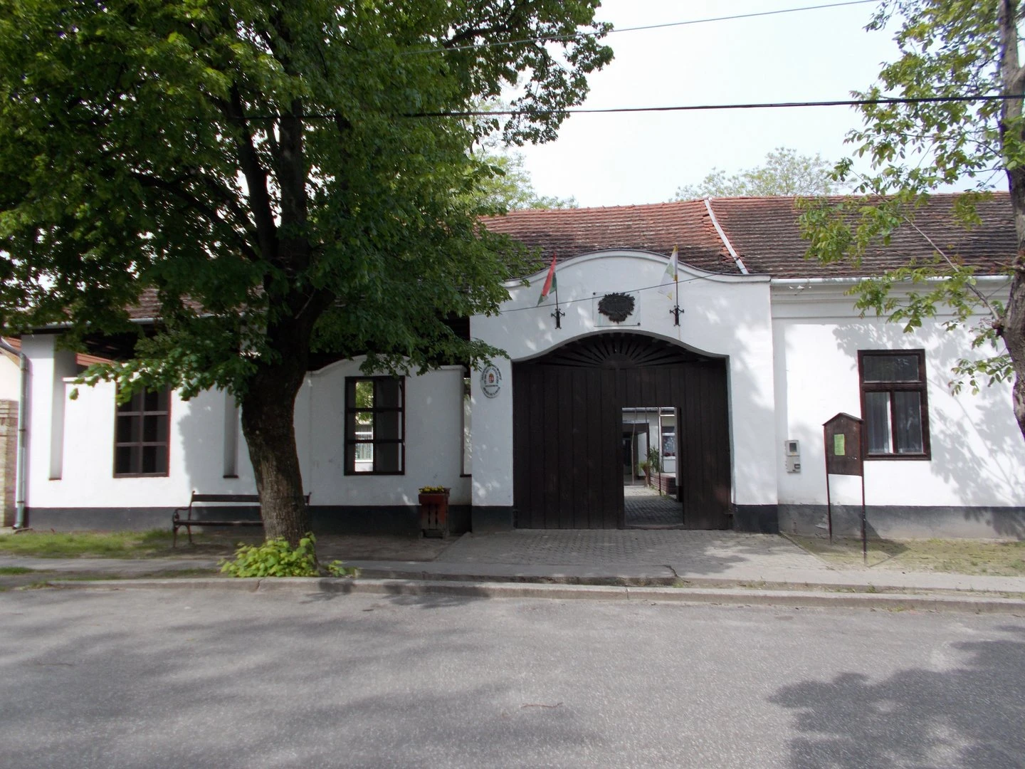 Díszkapu - image description