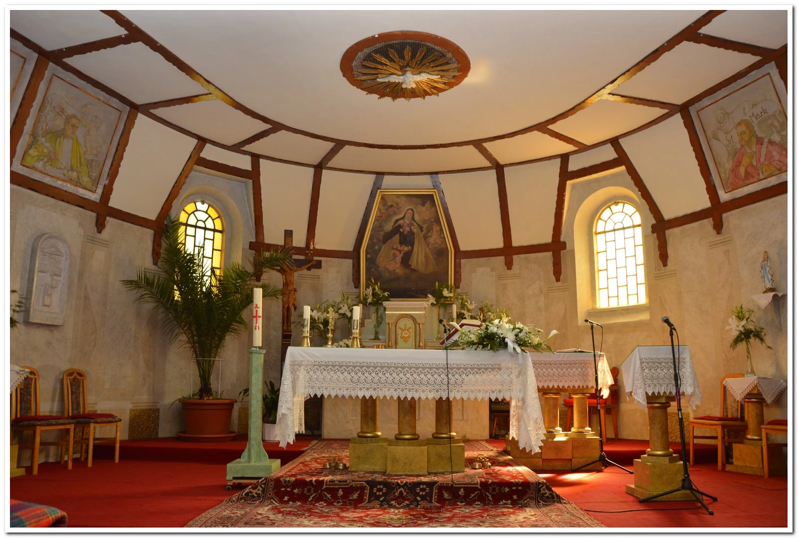 Katolikus templom - image description