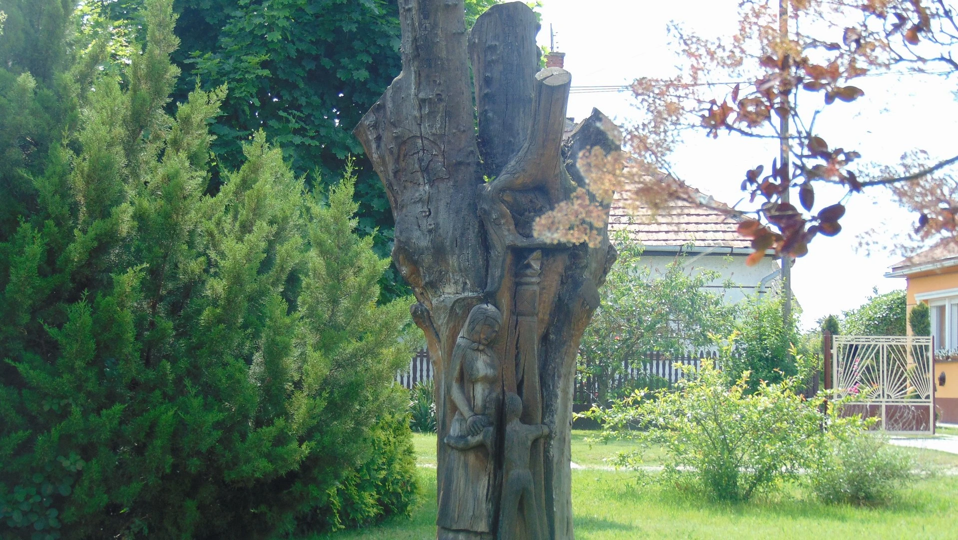 Trianoni emlékfa - image description