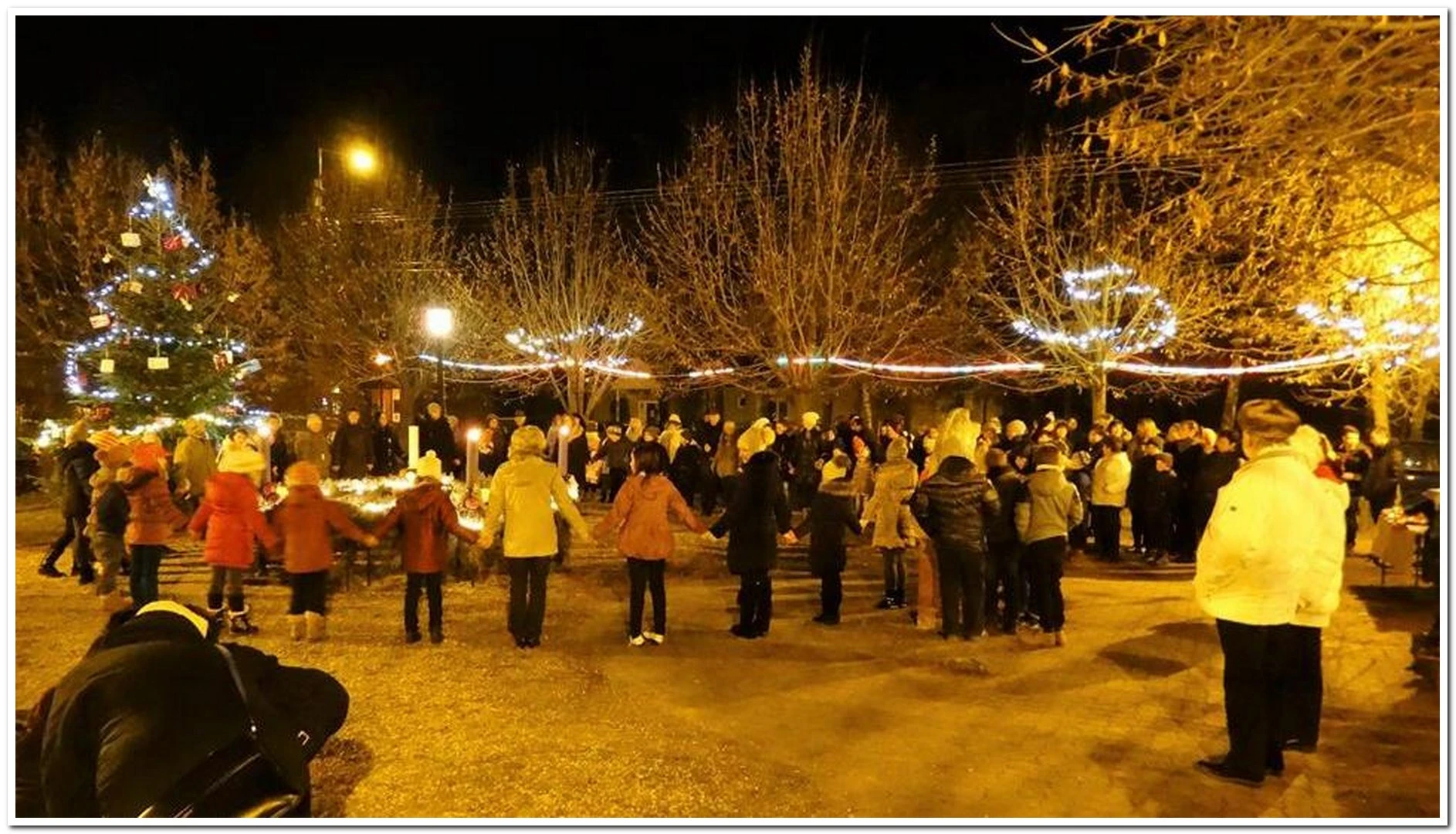 Falukarácsony - image description