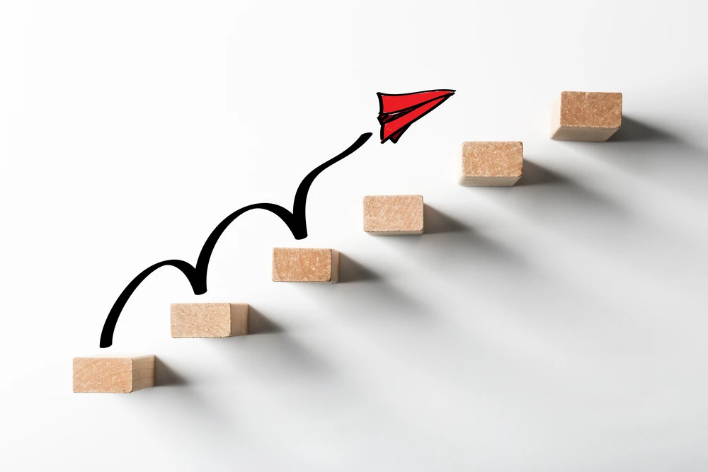 HALADJUNK EGYÜTT A FEJLŐDÉS ÚTJÁN, VEZETŐI STÁTUSZRA VÁRJUK A JELENTKEZÉSEKET - image description