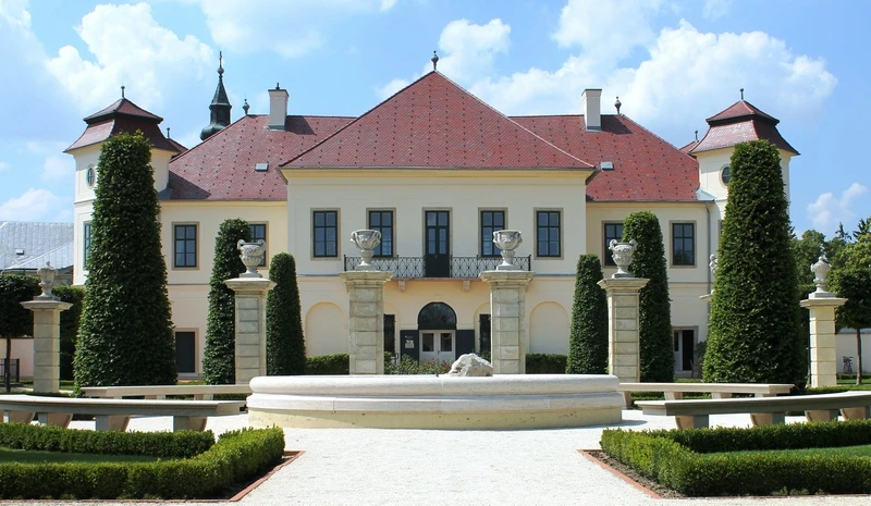 Hajósi Barokk Kastély - image description
