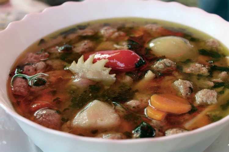 RAGULEVES MÁJGOMBÓCCAL - image description