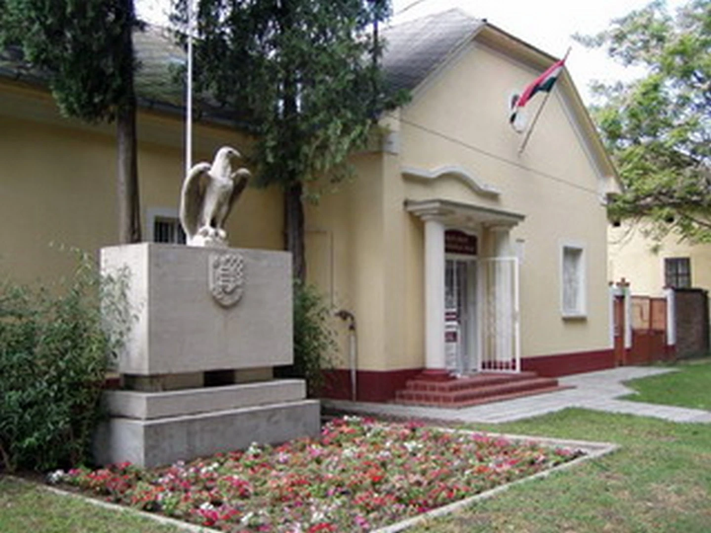 Ókécskei Közösségi Ház - image description