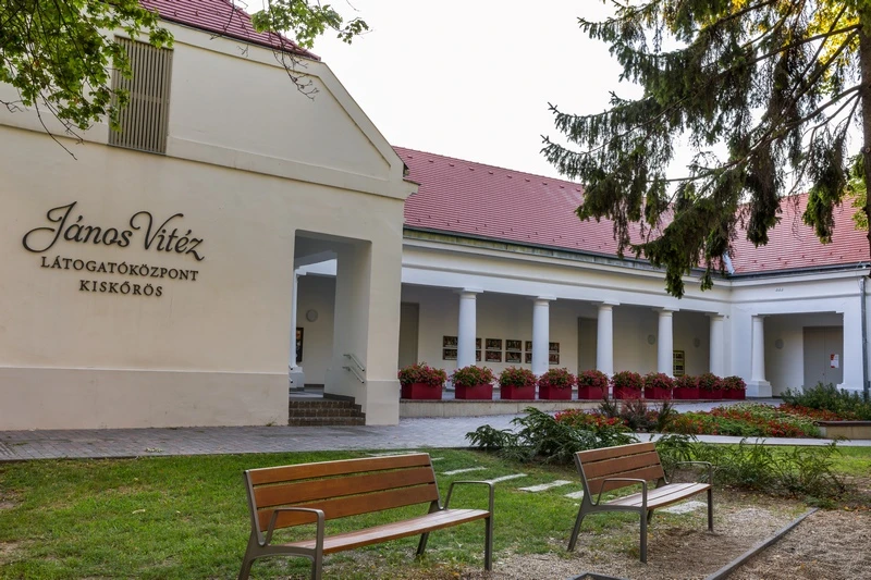 János Vitéz Látogatóközpont Kiskőrös - image description