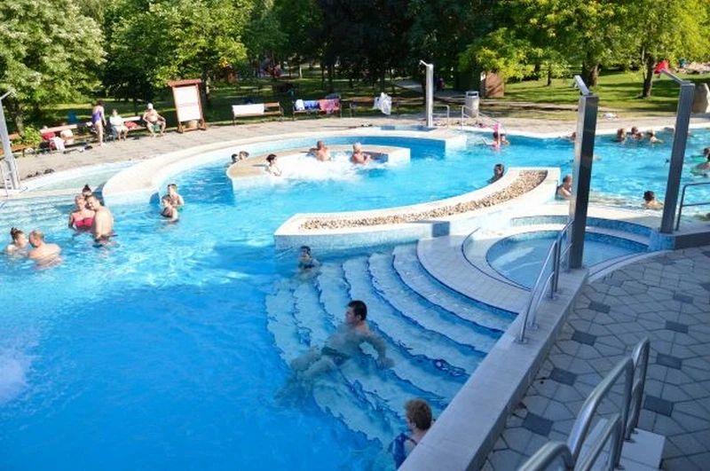 Jonathermál Gyógy- és Élményfürdő - image description