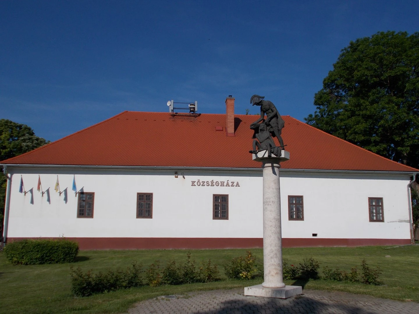 Szalkszentmárton Községháza - image description