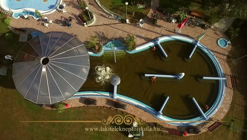 Gyarmati Dezső Tanuszoda és Termálfürdő Lakitelek - image description