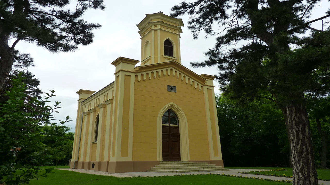 Latinovits Sírkápolna - image description