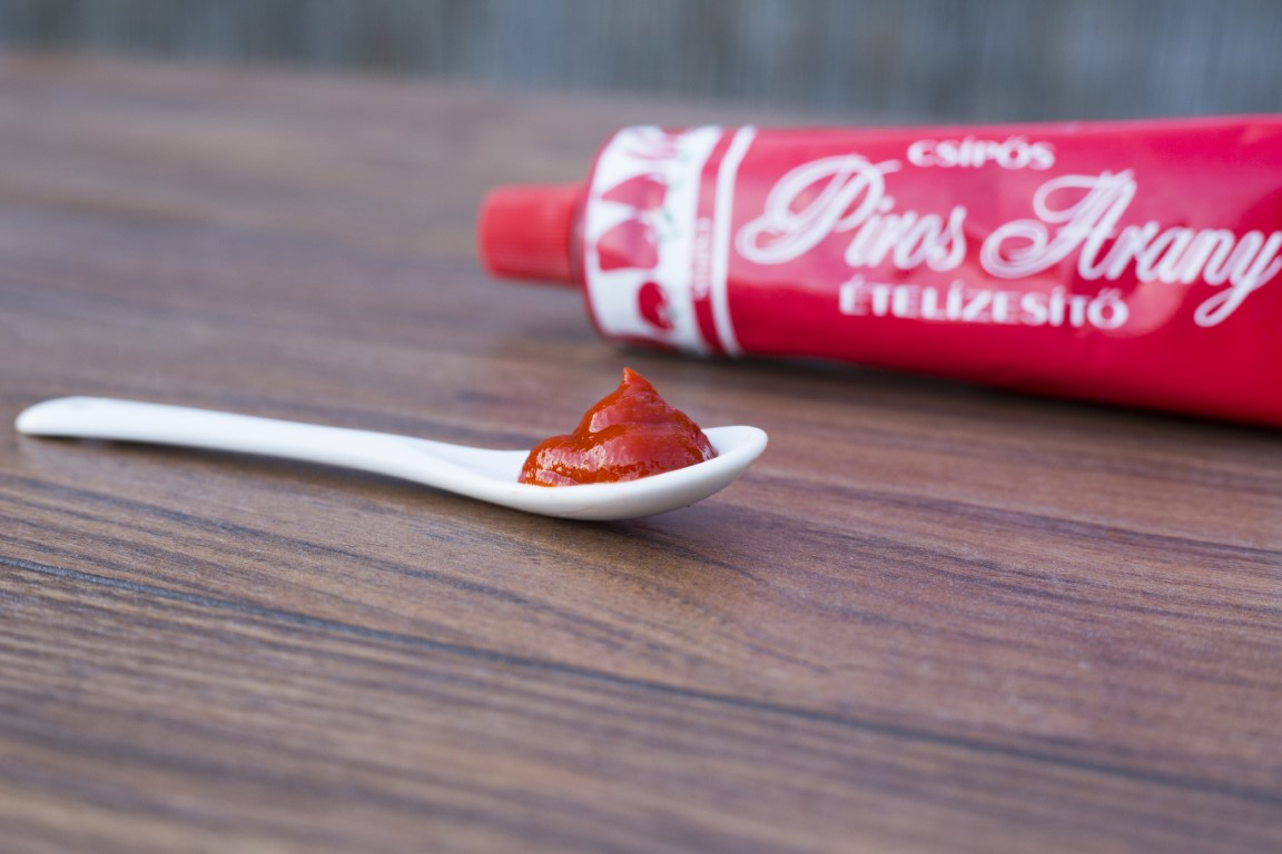 Piros Arany - image description