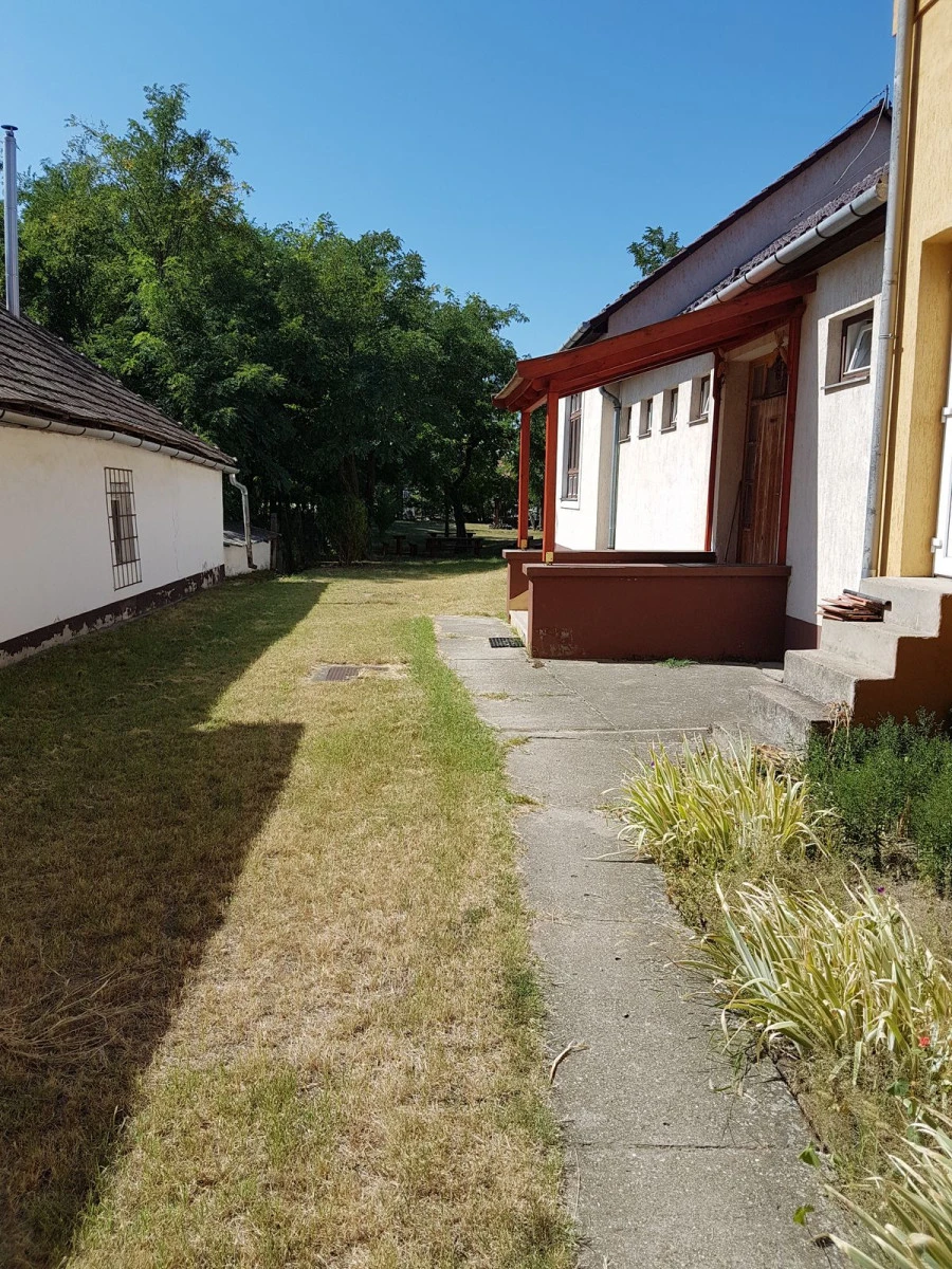Kéleshalom község iskola-óvoda épületének energetikai korszerűsítése - image description