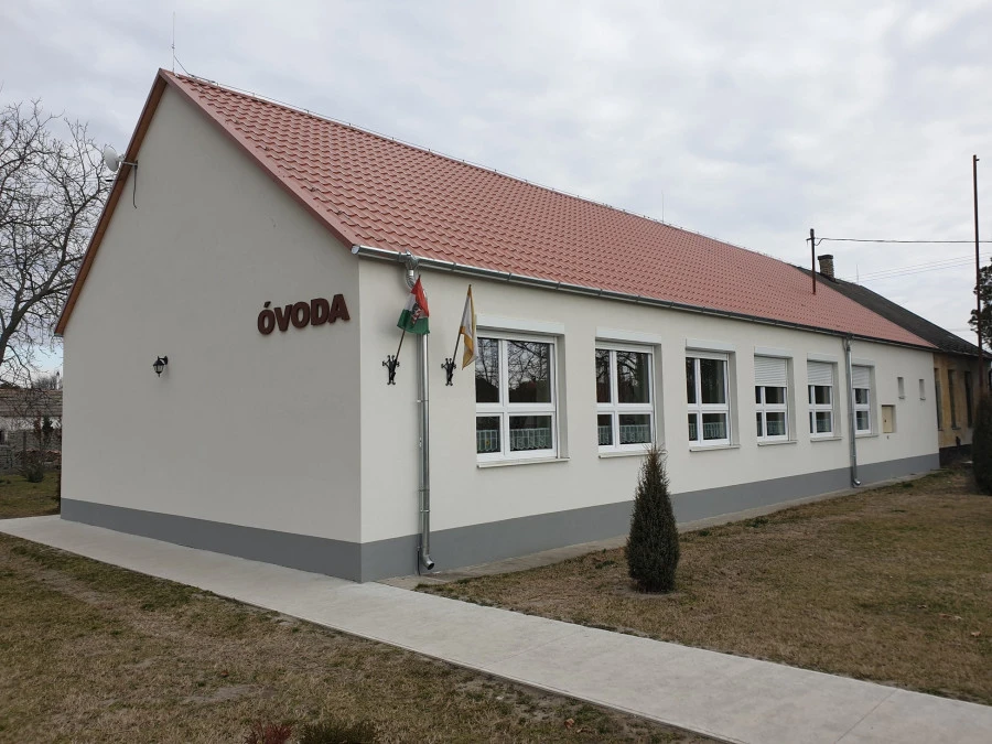 Szalkszentmárton önkormányzati óvodák energetikai korszerűsítése - image description