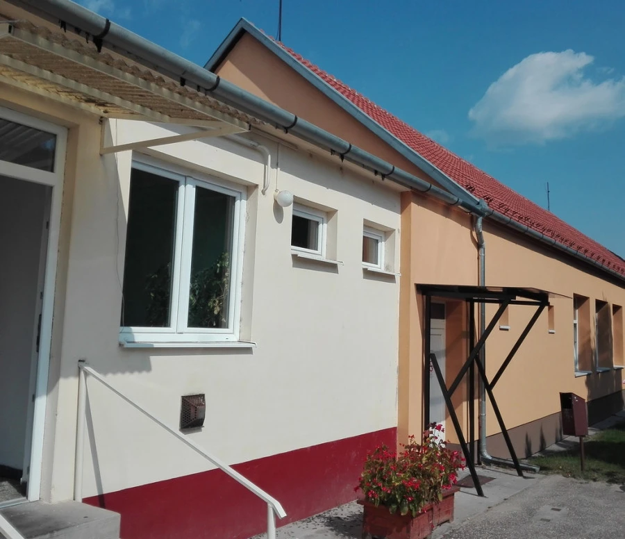 Általános Iskola épületének energetikai korszerűsítése Borotán - image description