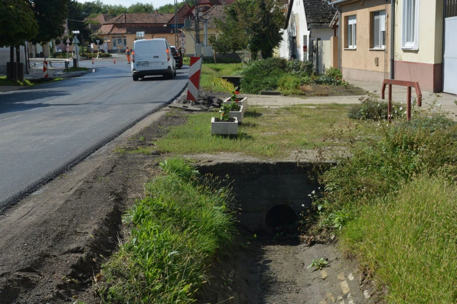 Csapadékcsatorna kiépítése Császártöltés központi részén - image description