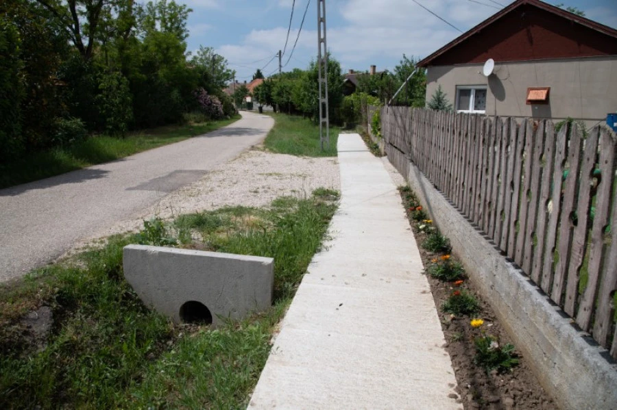 Csapadékvíz elvezető hálózat rekonstrukciója - image description