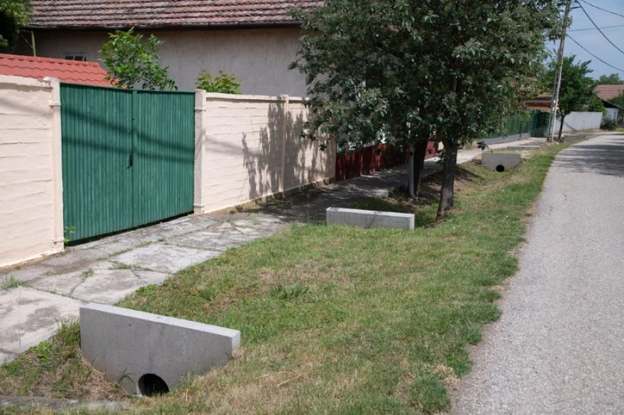 Csapadékvíz elvezető hálózat rekonstrukciója - image description