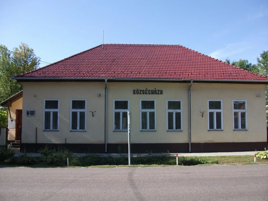 A Polgármesteri Hivatal energetikai felújítása Ladánybene - image description