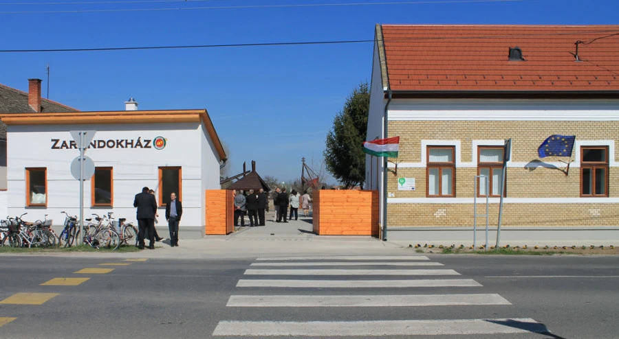 Hajós képei - image description