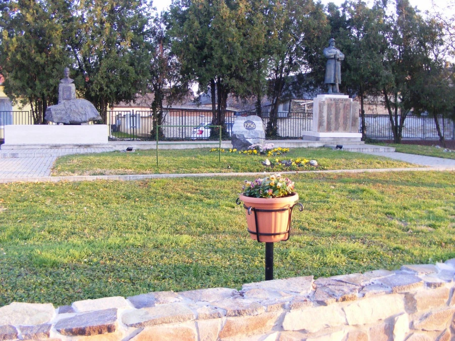 Bátyai képek - image description