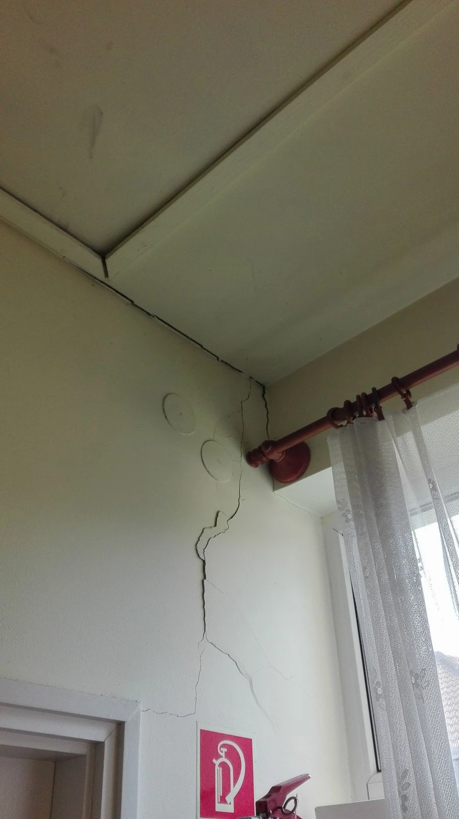 Étkezde épületének felújítása kapacitásbővítés, valamint házi gondozói iroda kialakítása érdekében Dunaszentbenedeken - image description