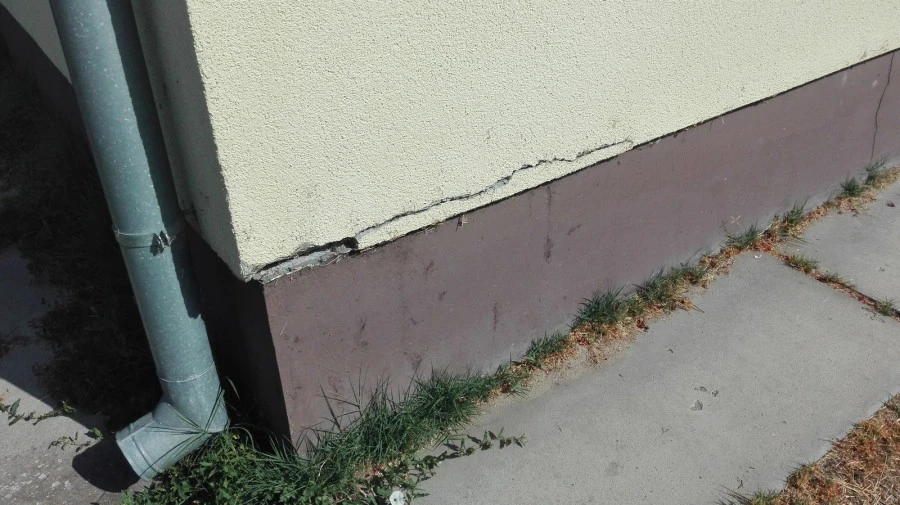 Étkezde épületének felújítása kapacitásbővítés, valamint házi gondozói iroda kialakítása érdekében Dunaszentbenedeken - image description