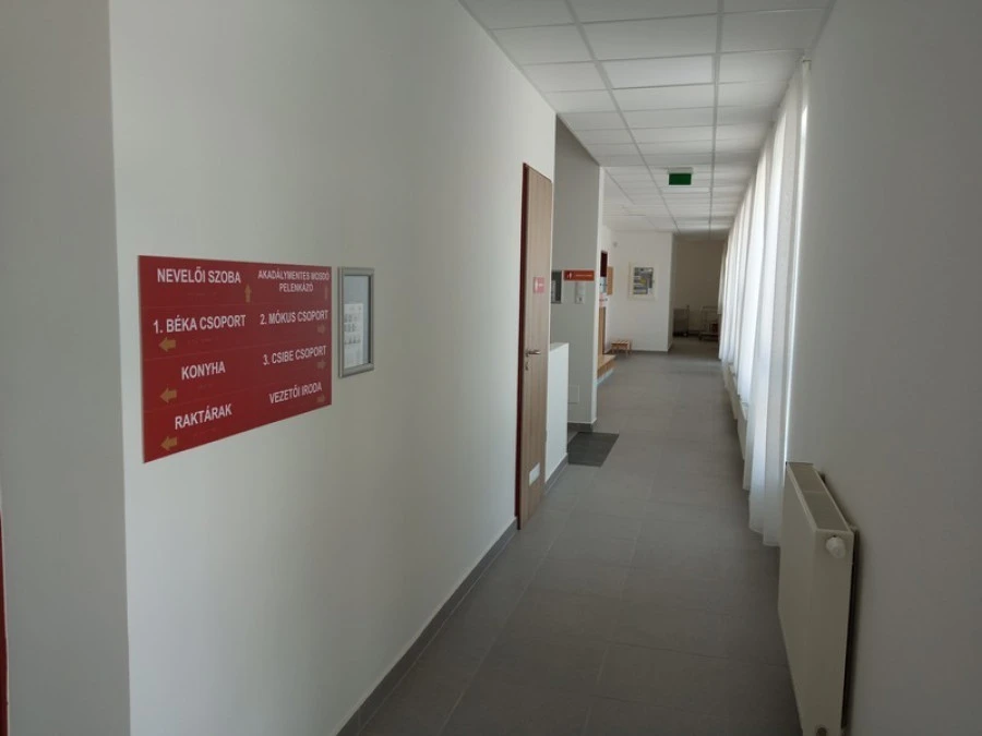 „Három csoportos bölcsőde fejlesztése Izsákon" - image description