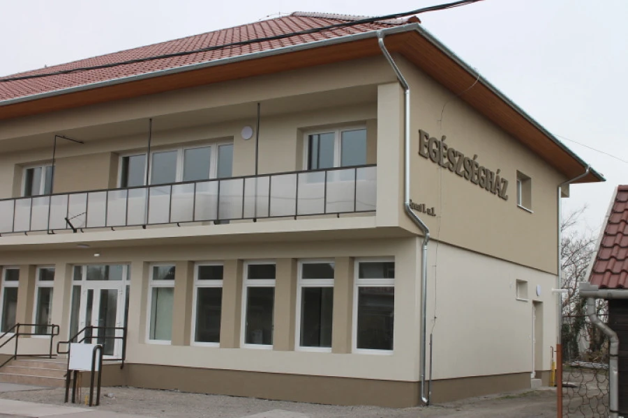 Egészségház felújítása Akasztón - image description