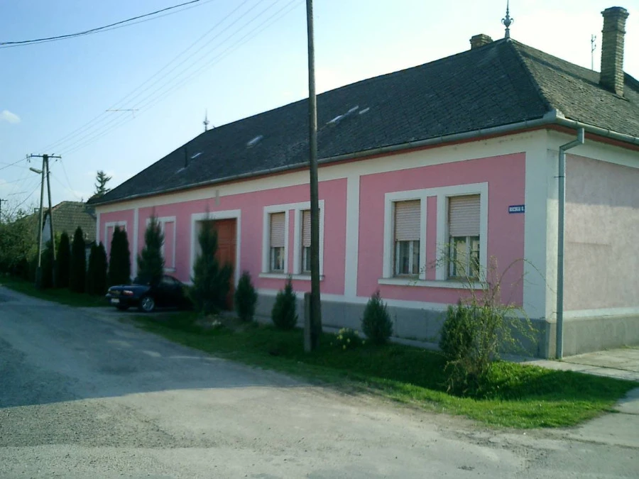 Bátyai képek - image description