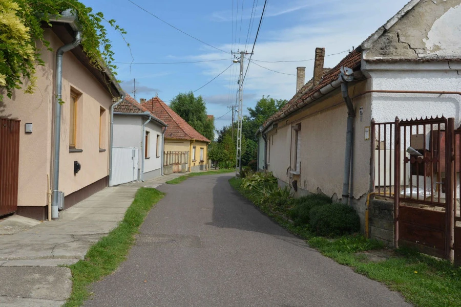 Kerékpárforgalmi fejlesztések Császártöltésen a lakosság védelmében - image description