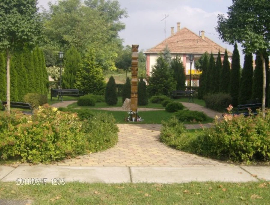 Csikéria - image description