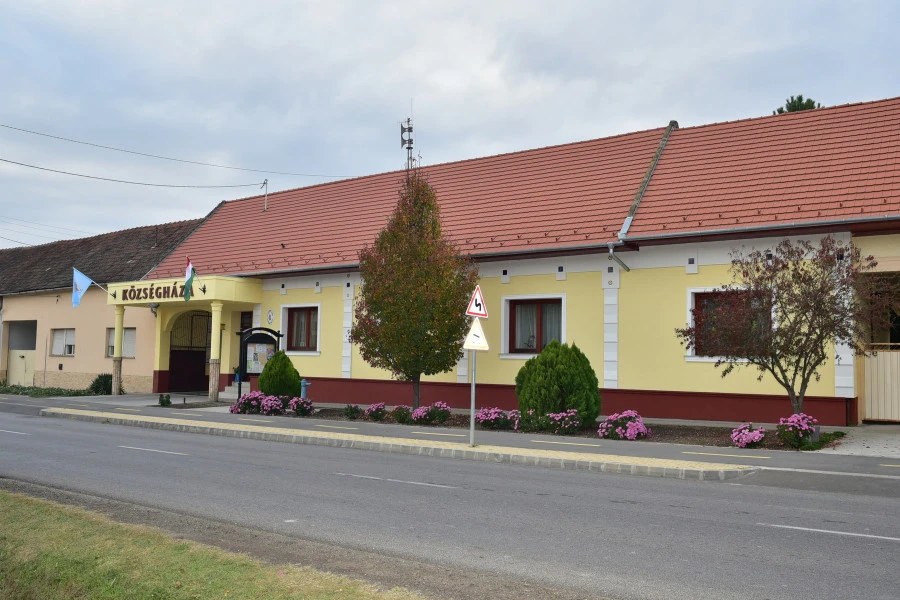 Császártöltés Polgármesteri Hivatal energetikai felújítása - image description