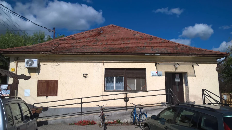 Fő utcai háziorvosi rendelő felújítása Szalkszentmártonon - image description