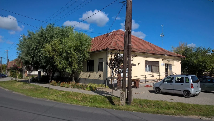 Fő utcai háziorvosi rendelő felújítása Szalkszentmártonon - image description