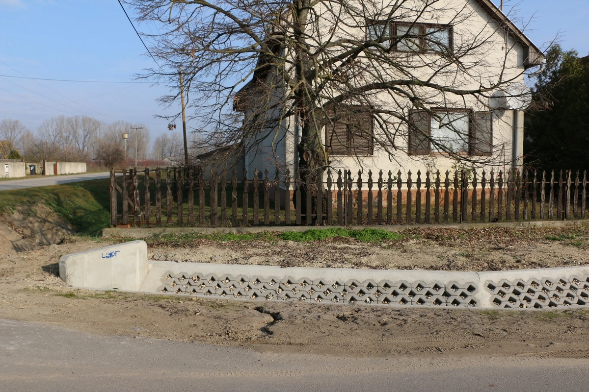 img-4990.jpg