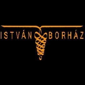 A képen István Borház felirat, a két szó között szőlőfürt.