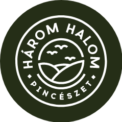 A képen egy kör logóban Három Halom Pincészet felirat olvasható.