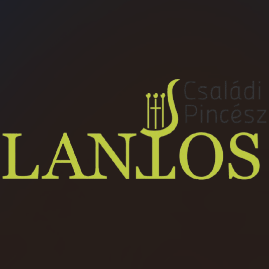 A képen Lantos Családi Pincészet felirat olvasható.