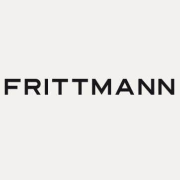 A képen fehér háttéren fekete Frittmann felirat.