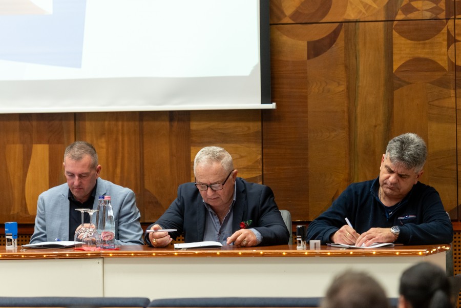 Felzárkózási Fórum 3 - image description