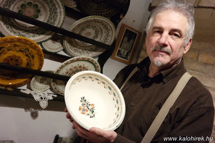 Kovács László fazekasmester, népművész, a Népművészet Mestere hagyományőrző művészeti és közösségi tevékenysége - image description