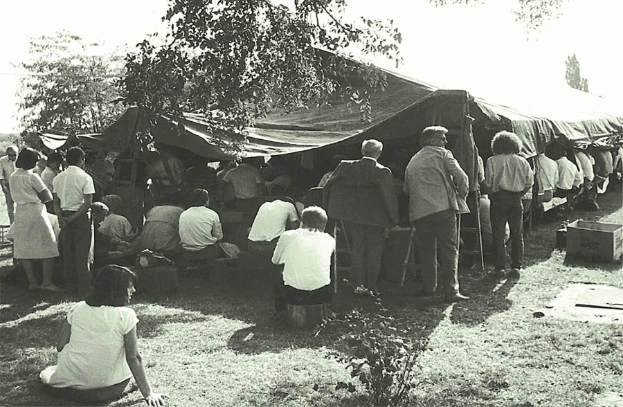 1987-es Lakiteleki Sátor és a Lakiteleki Találkozó, valamint a „Lakiteleki Gondolat” hagyománya - image description
