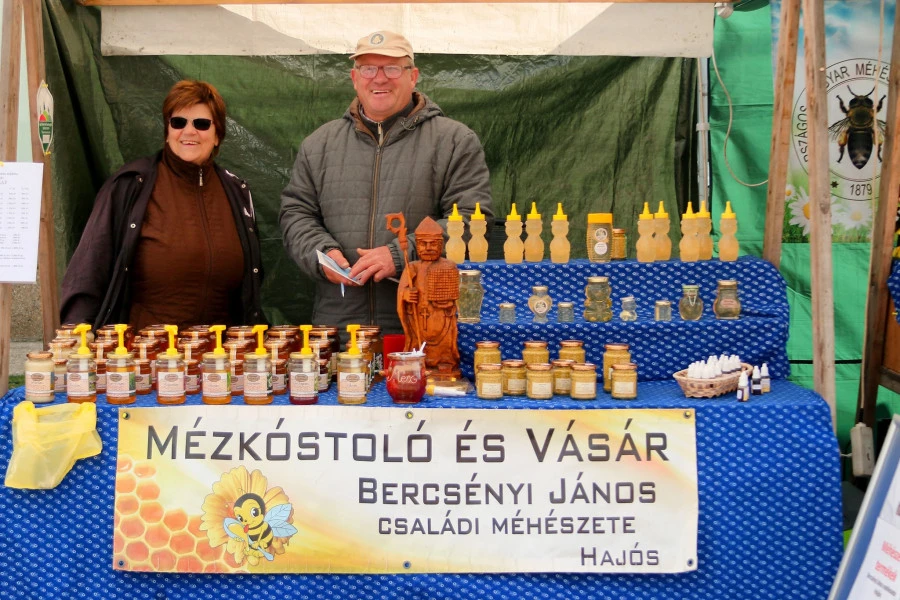 Bercsényi Családi Méhészet - Akácméz - image description