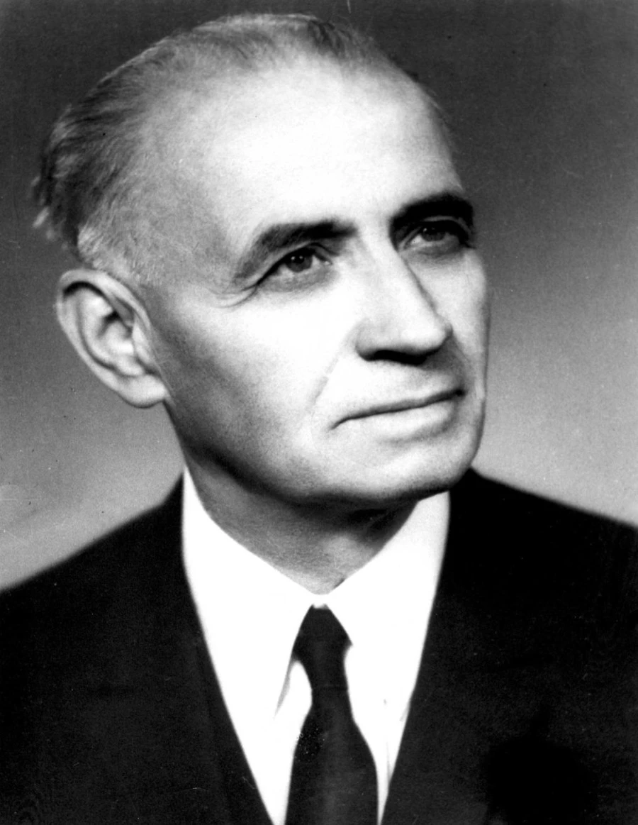 Dr. Mezősi Károly történészi, irodalomtörténészi, valamint muzeológusi tevékenysége, kiemelten a Petőfi- és a Móra-kultusz ápolása, országos szintű terjesztése - image description