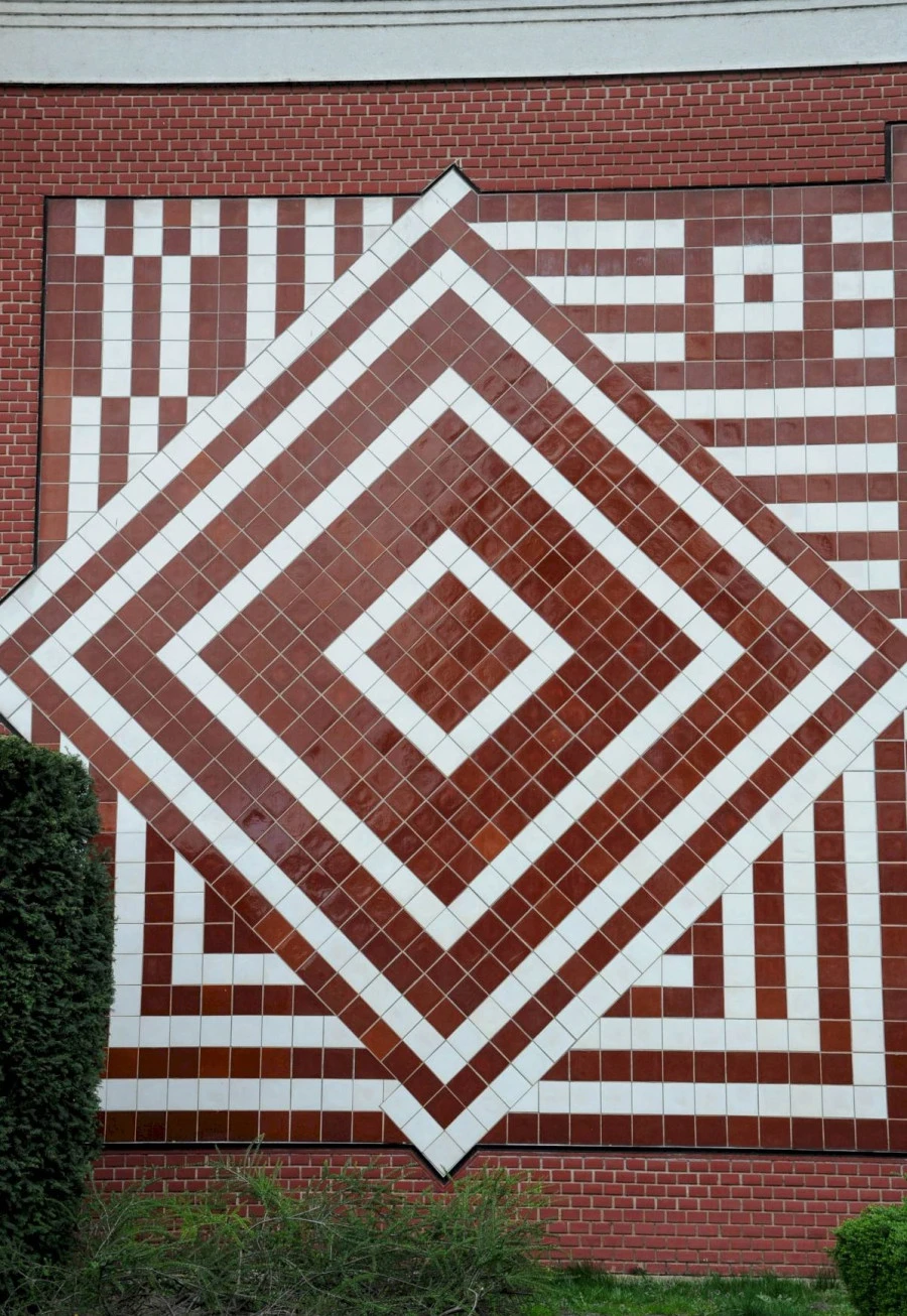 „Lecek” fali integráció, Victor Vasarely alkotása - image description
